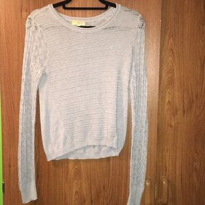 Long sleeve gray sweater